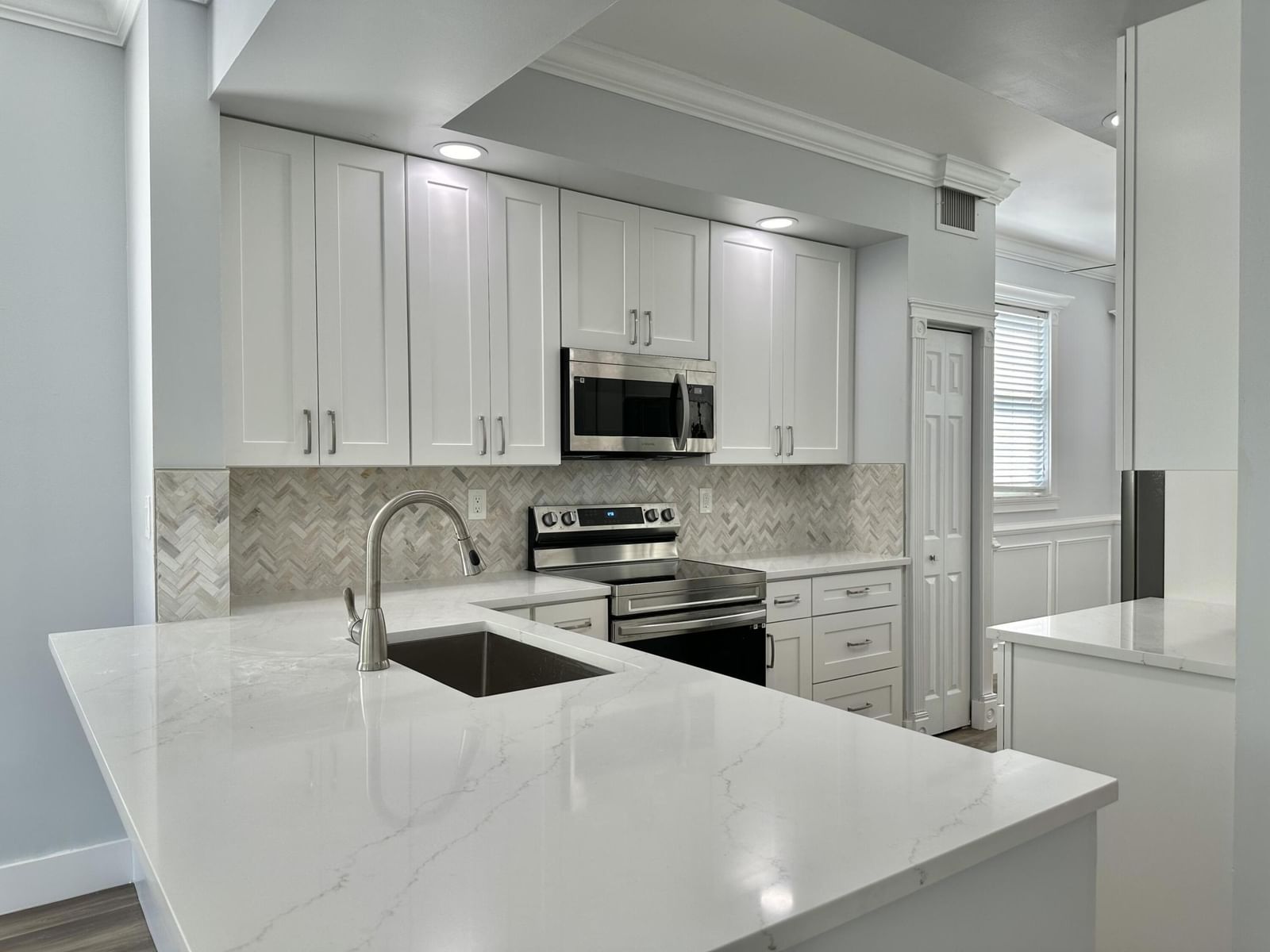 27 Royal Palm Way #406, Boca Raton, FL 33432