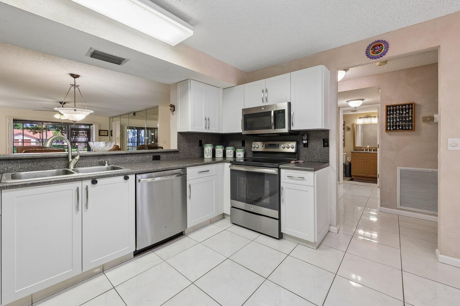 9681 E Sills Dr DR E #102, Boynton Beach, FL 33437 photo 5