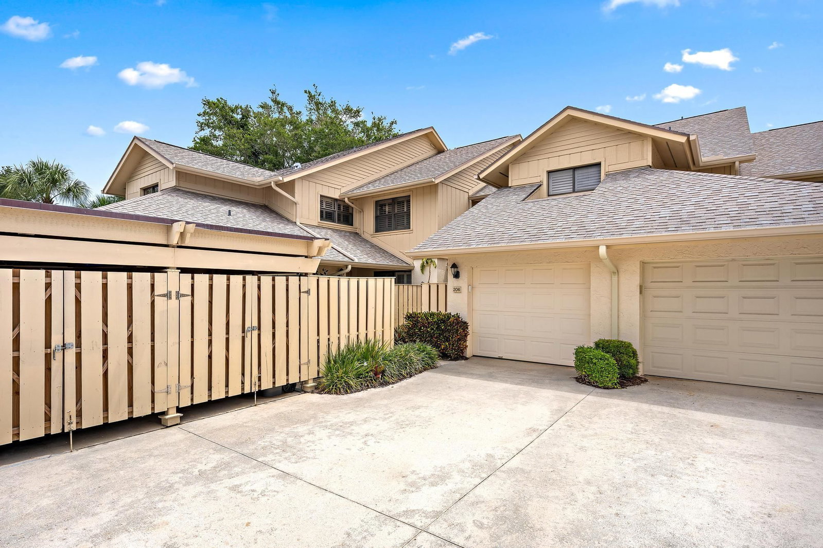 17165 Waterbend Drive #206, Jupiter, FL 33477 photo 2