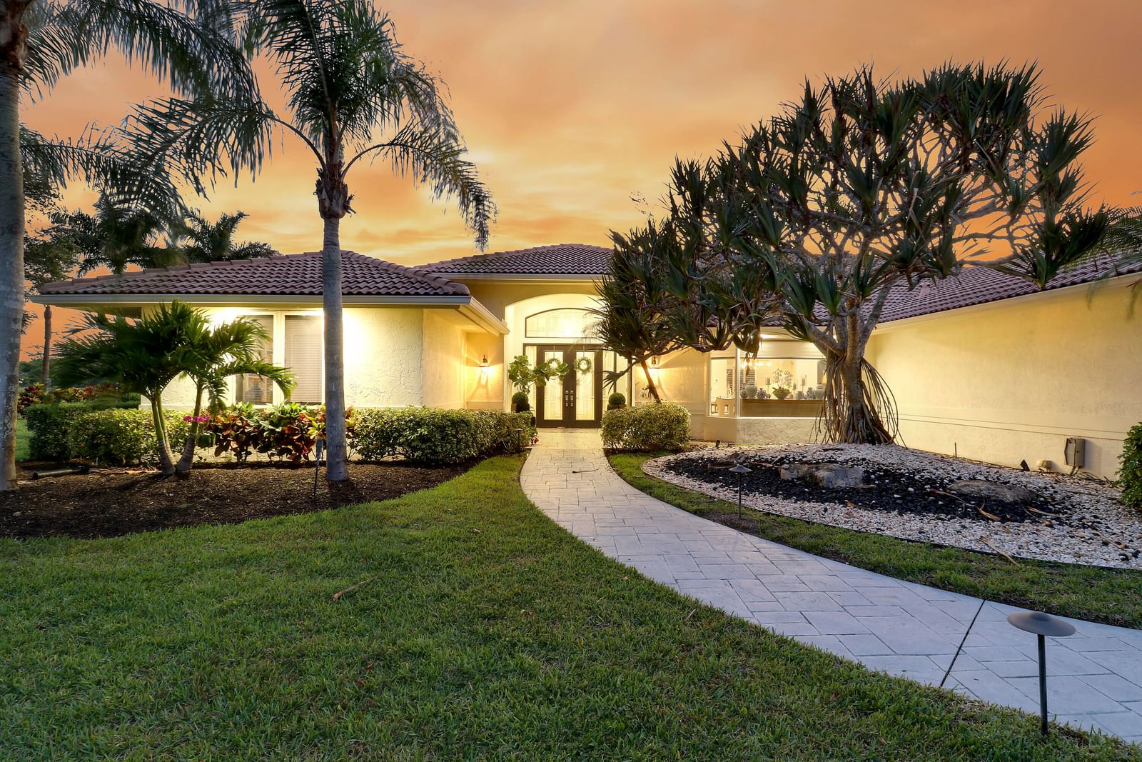 8667 Steeplechase Drive, Palm Beach Gardens, FL 33418 photo 2