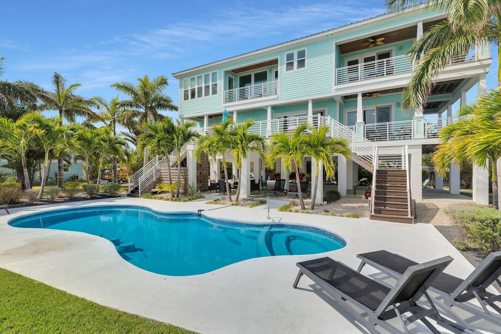 17387 Dolphin Street E, Sugarloaf Key, FL 33042 photo 4