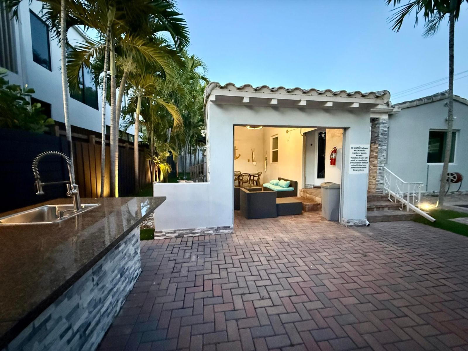 700 NE 17th Way, Fort Lauderdale, FL 33304 photo 3