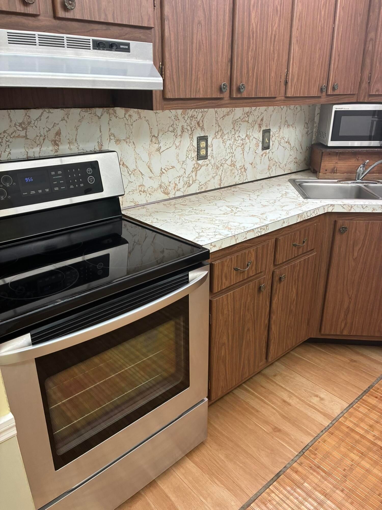 659 W Oakland Park Boulevard #204-c, Oakland Park, FL 33311 photo 2