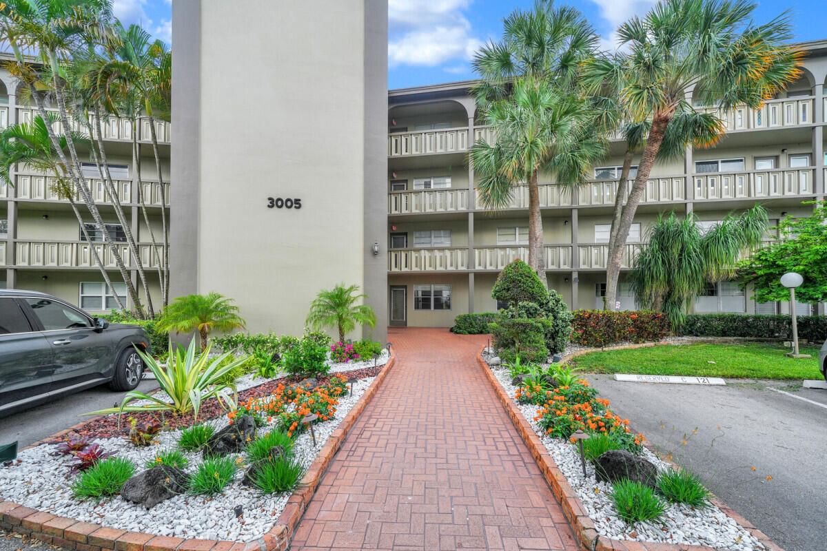 3005 Portofino Isle #N2, Coconut Creek, FL 33066 photo 2