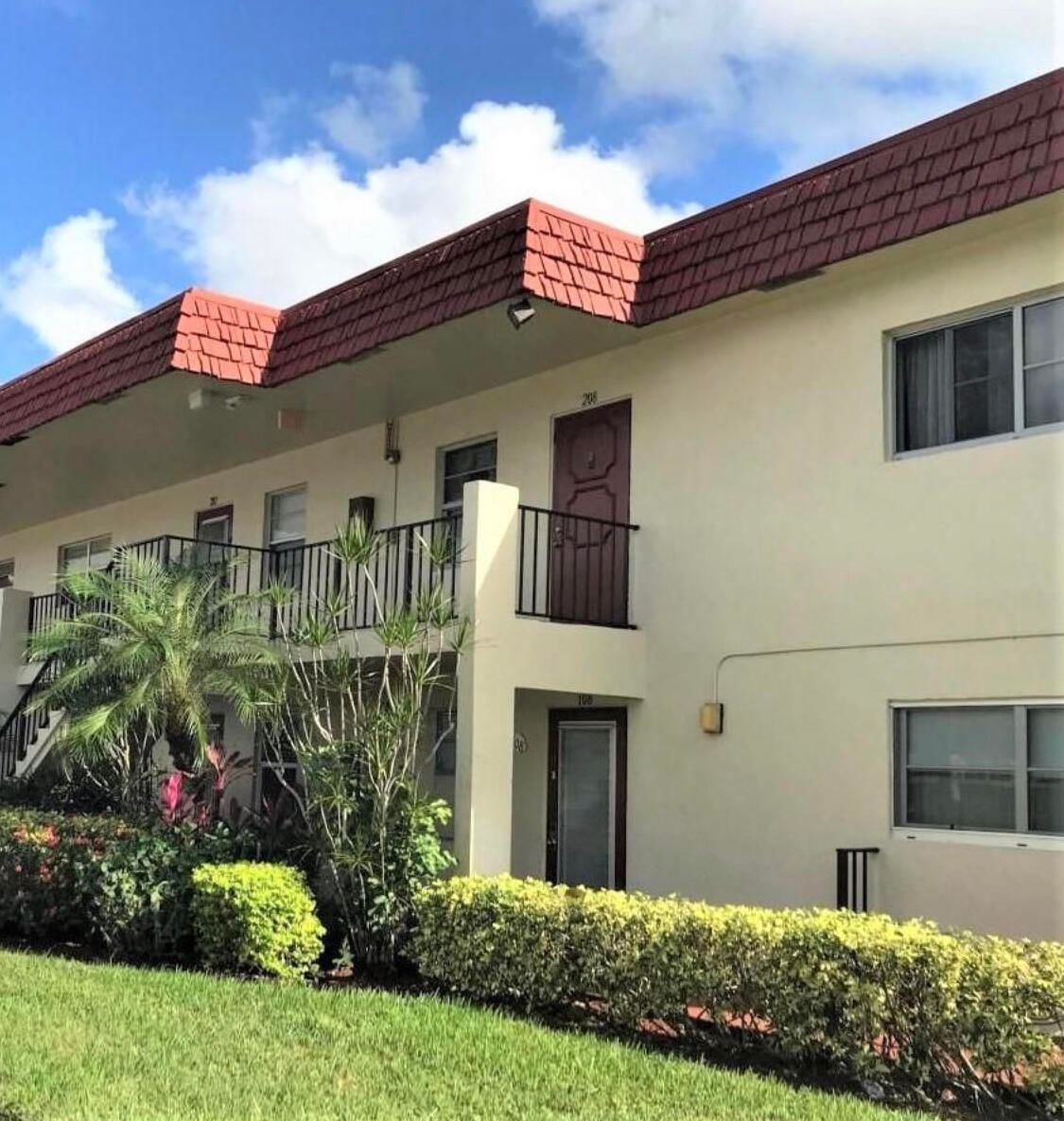 19 Abbey Lane #206, Delray Beach, FL 33446 photo 2