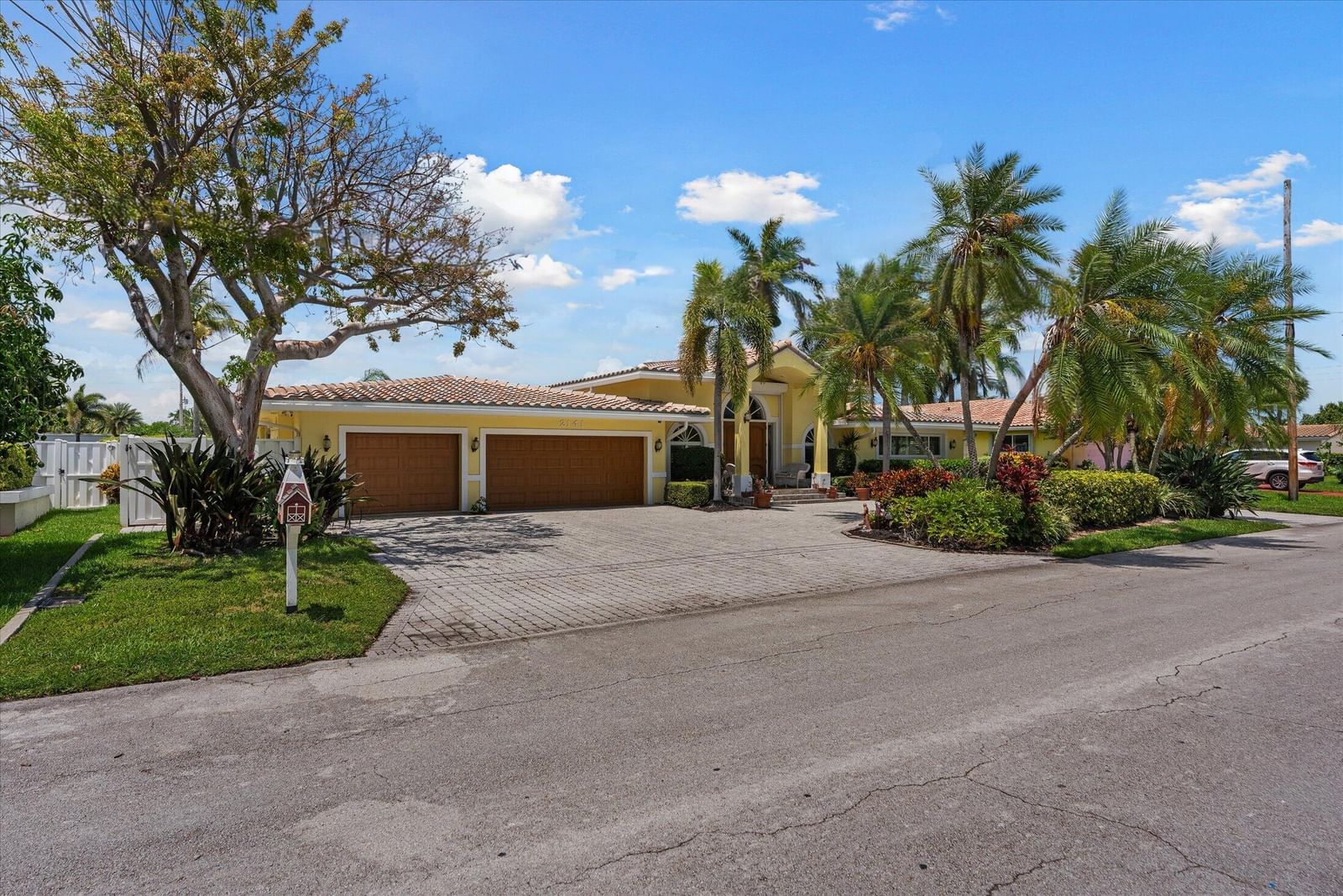 2141 NE 29th Street, Lighthouse Point, FL 33064 photo 2