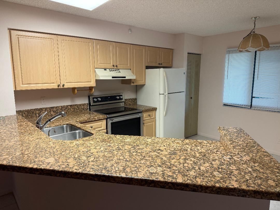 2205 S Cypress Bend Drive #307, Pompano Beach, FL 33069 photo 4
