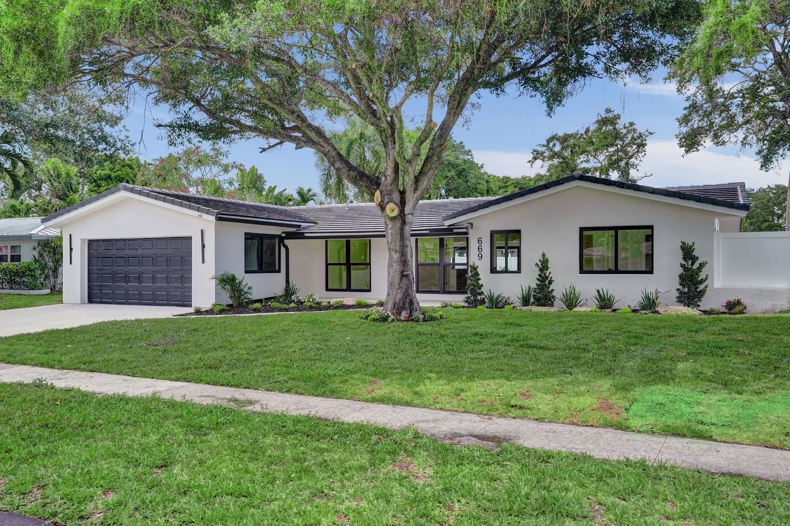 669 SW 3rd Street, Boca Raton, FL 33486 photo 2
