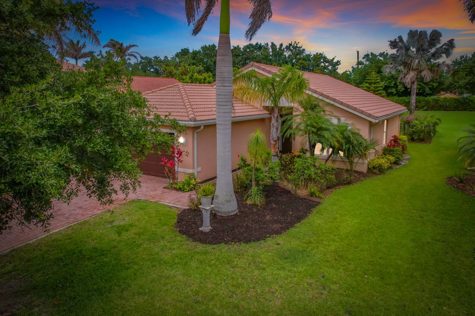 2045 Grey Falcon Circle SW, Vero Beach, FL 32962 photo 2