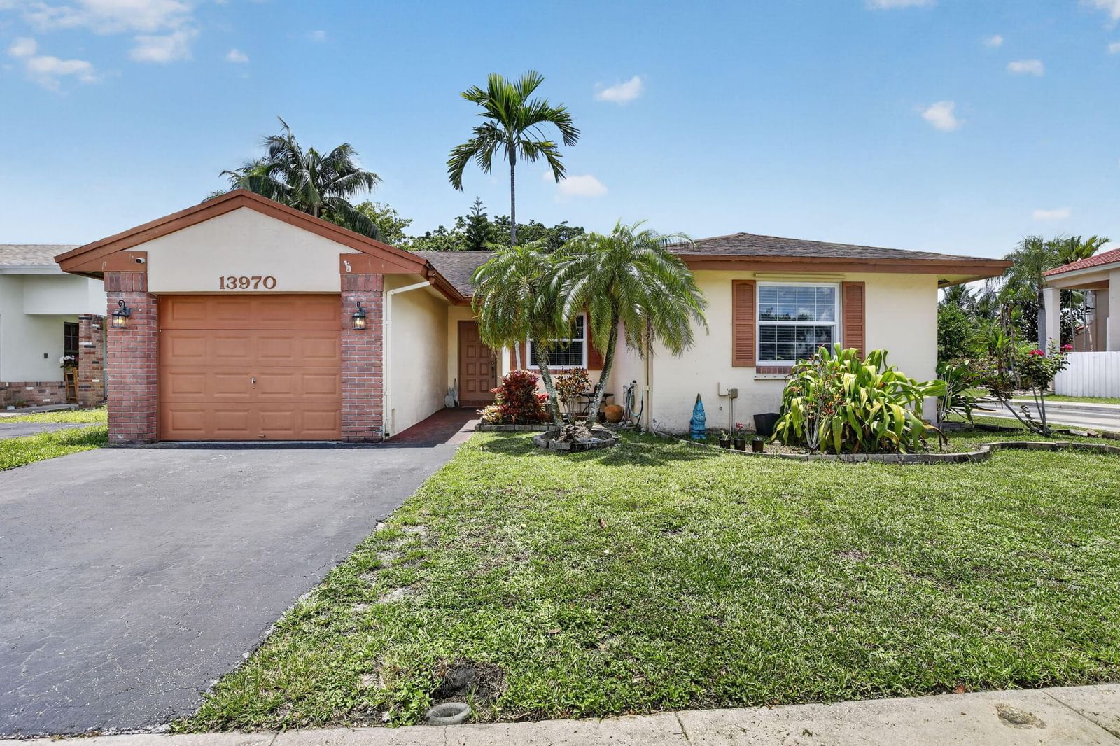 13970 Oaklawn Place, Davie, FL 33325 photo 3