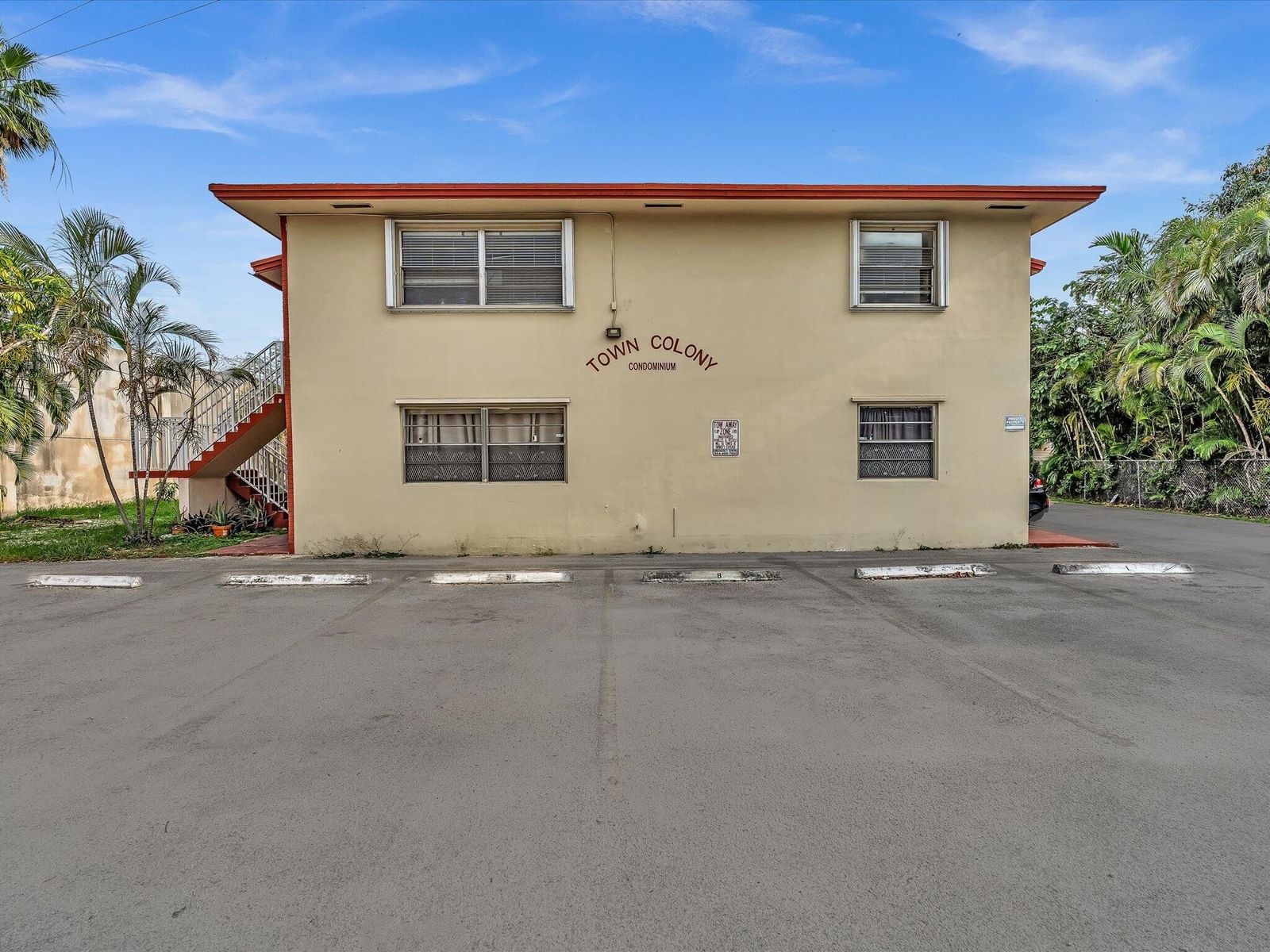 2915 Plunkett Street #5d, Hollywood, FL 33020 photo 2