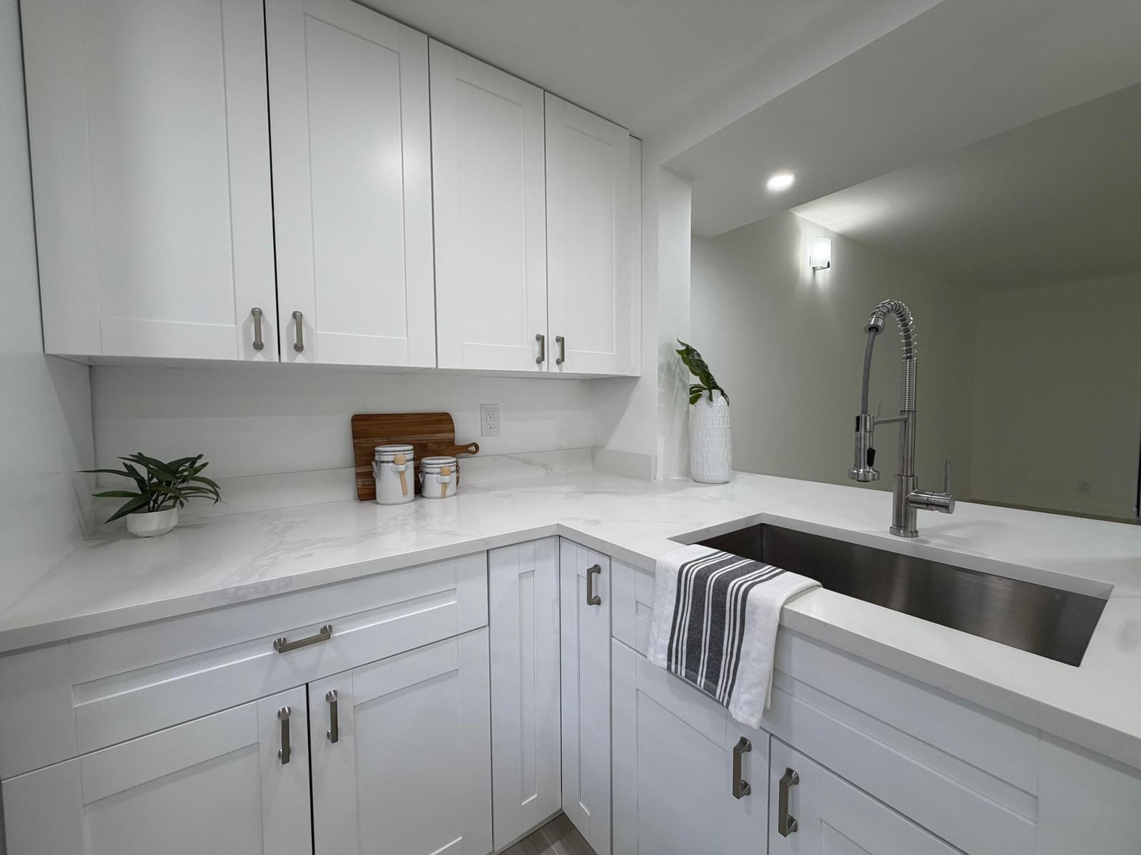 5220 Las Verdes Circle #317, Delray Beach, FL 33484 photo 2