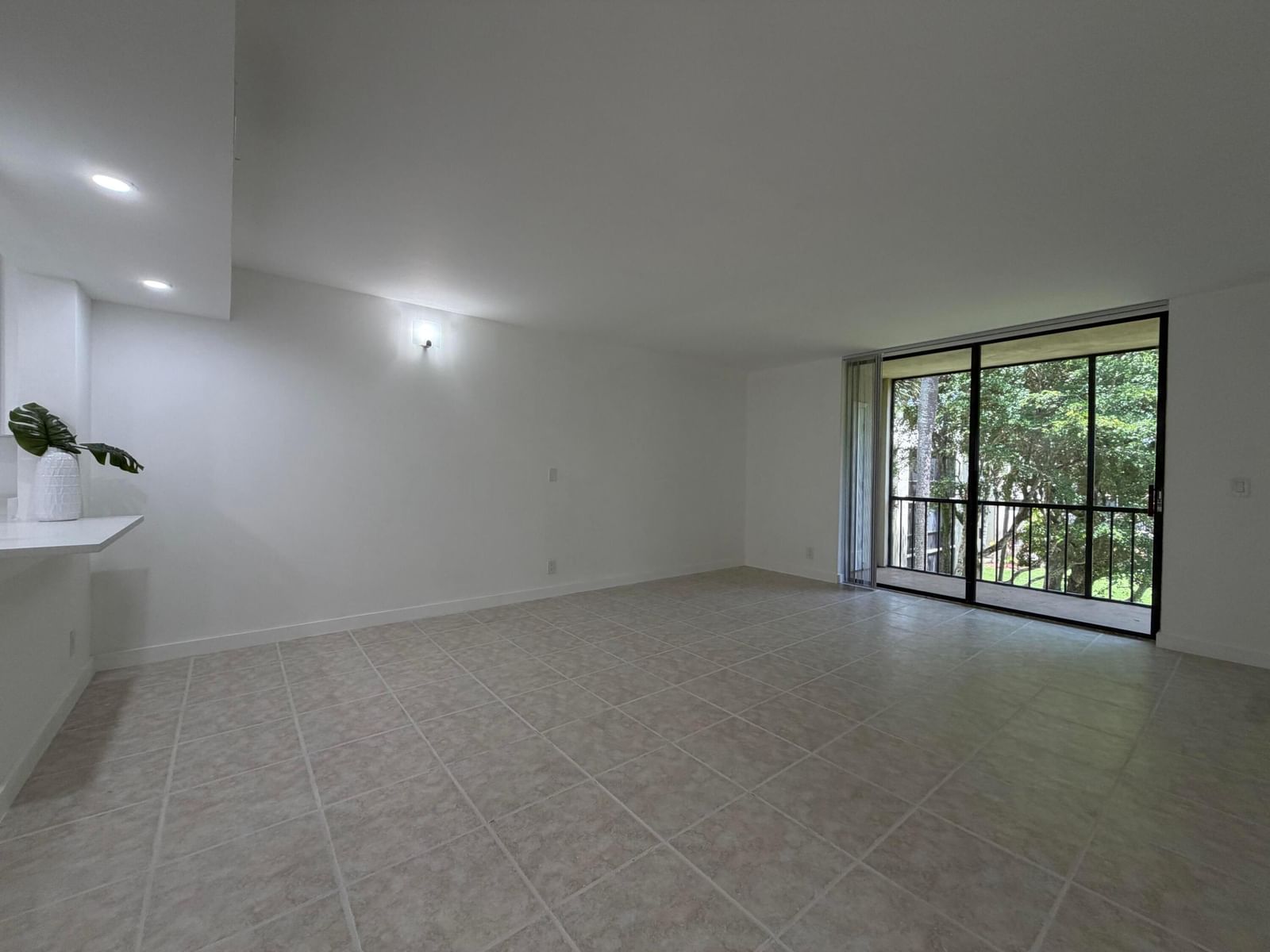 5220 Las Verdes Circle #317, Delray Beach, FL 33484 photo 5