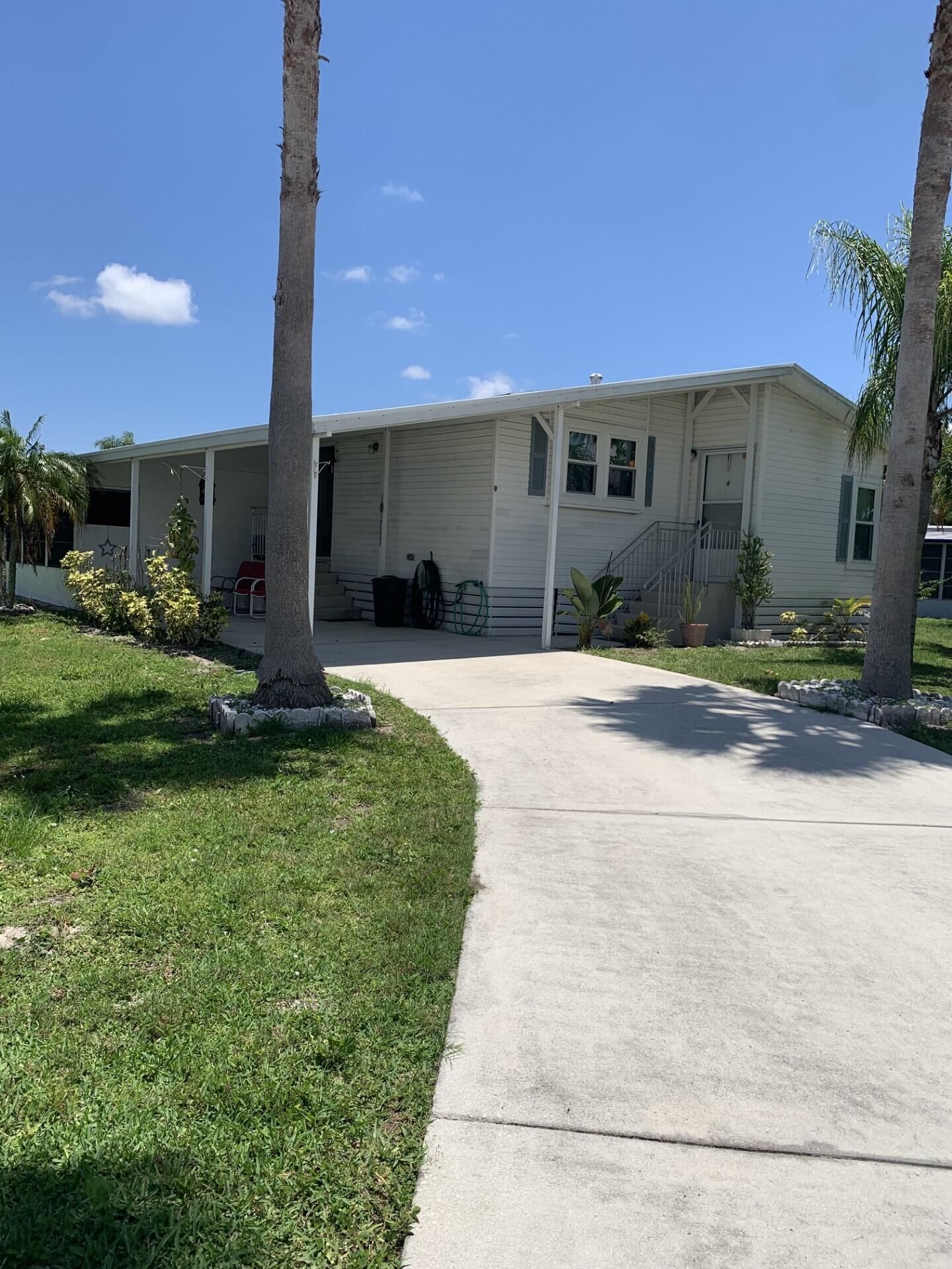 9 Universidad Lane, Port St Lucie, FL 34952 photo 2