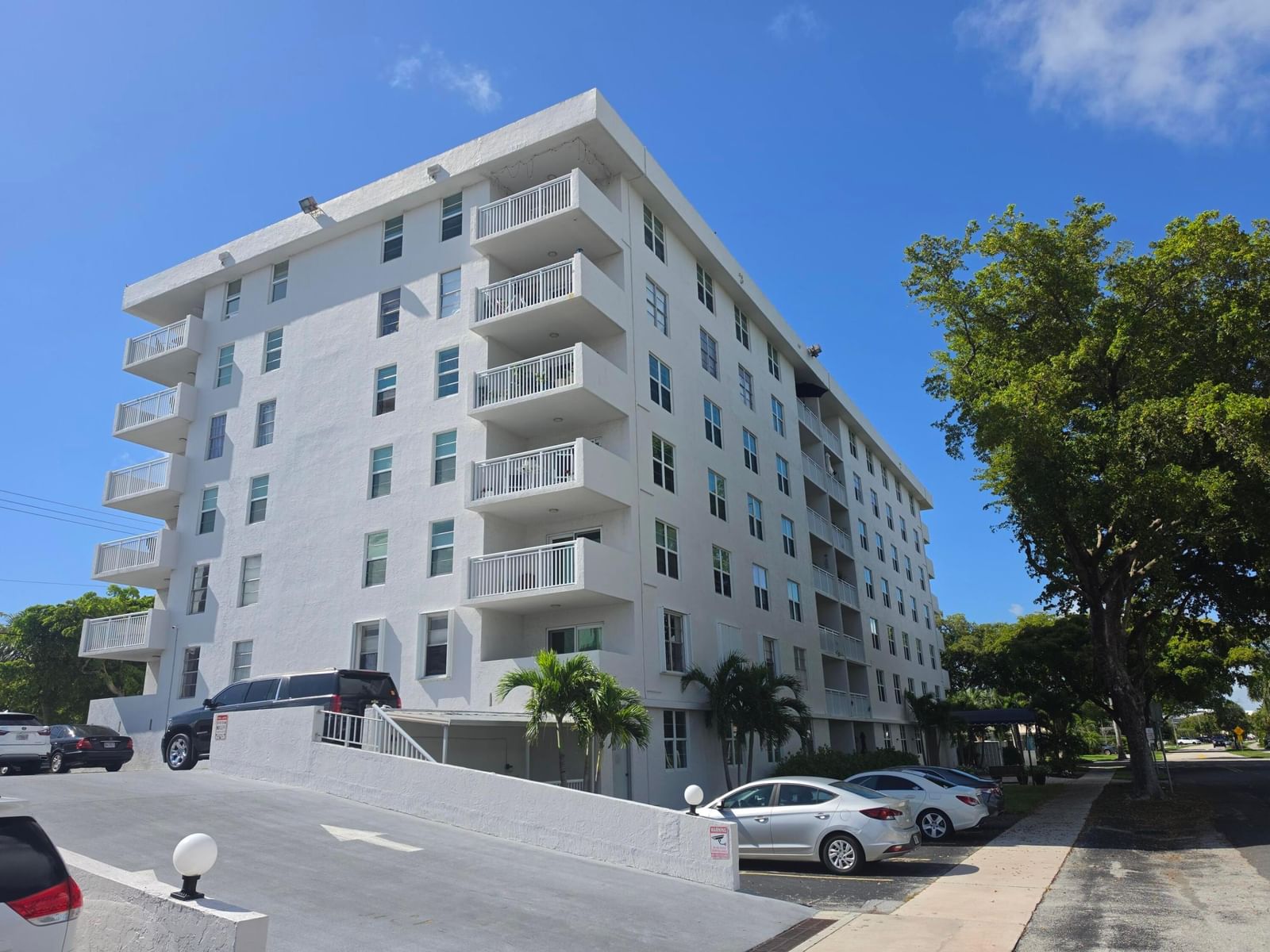 6000 NE 22nd Way #3g, Fort Lauderdale, FL 33308 photo 2
