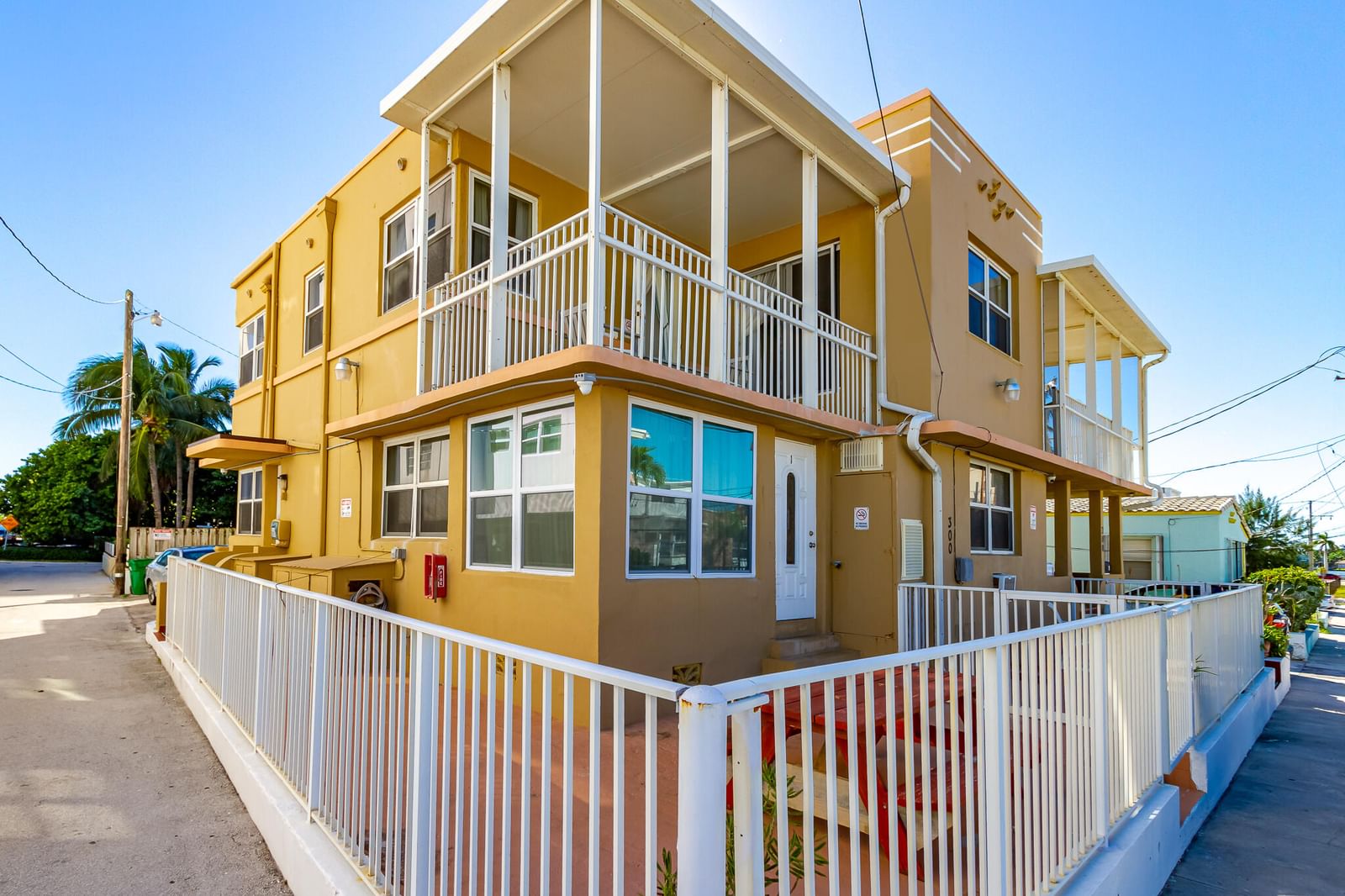 300 Georgia Street #1-5, Hollywood, FL 33019 photo 2