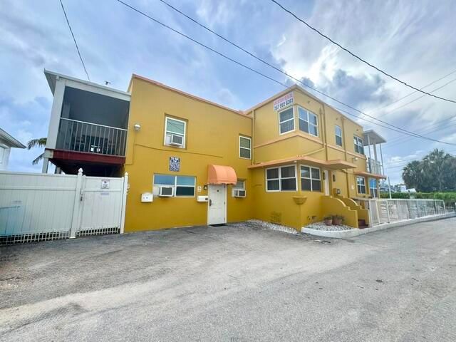 300 Georgia Street #1-5, Hollywood, FL 33019 photo 5