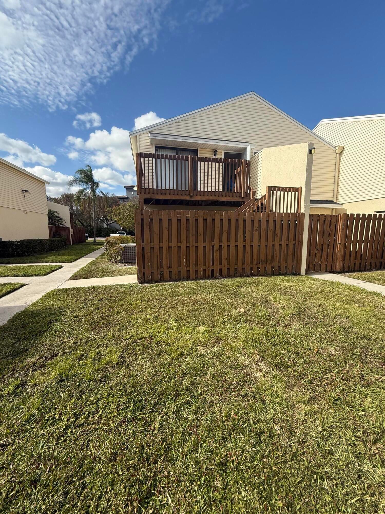 633 Executive Center Drive #L202, West Palm Beach, FL 33401 photo 2