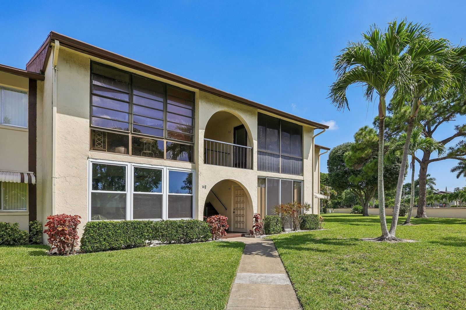 5773 La Paseos Drive #D-2, Greenacres, FL 33463 photo 2
