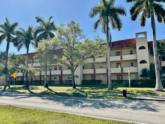 7960 Sunrise Lakes Drive N #205, Sunrise, FL 33322 photo 2