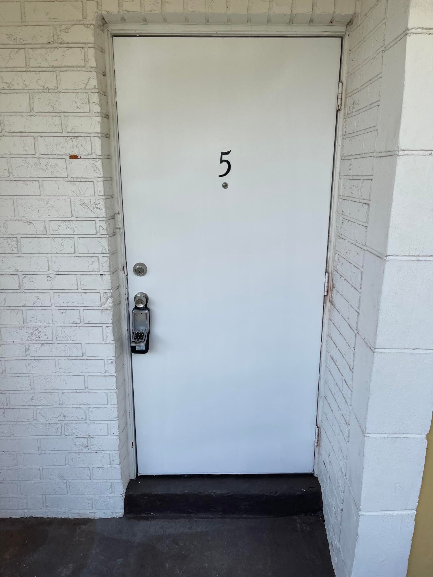 440 SE 2nd Avenue #5, Deerfield Beach, FL 33441 photo 2