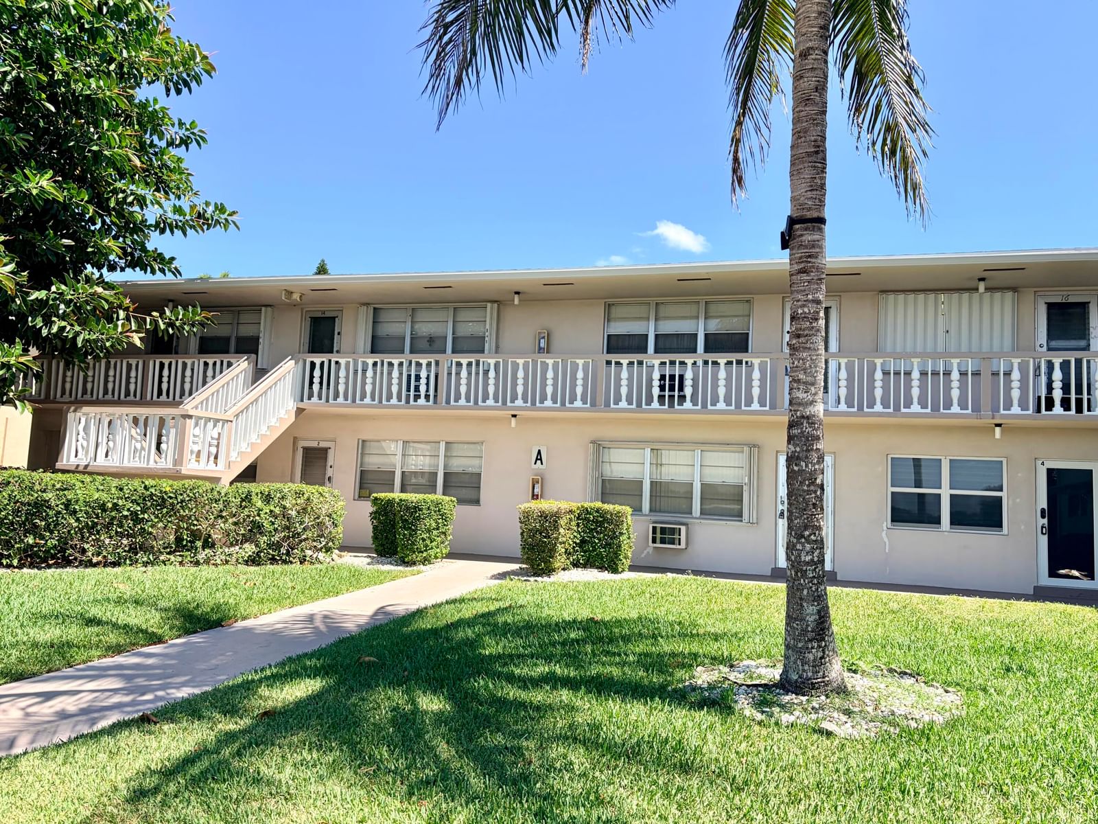 14 Easthampton A, West Palm Beach, FL 33417 photo 2