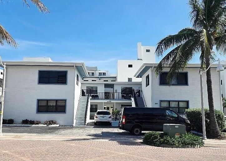 322 Harding Street #B205, Hollywood, FL 33019 photo 4