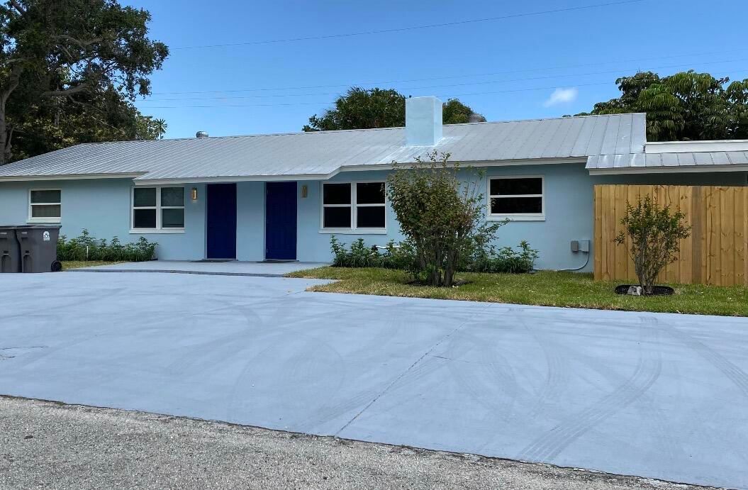 1867 Windsor Drive, North Palm Beach, FL 33408 photo 2