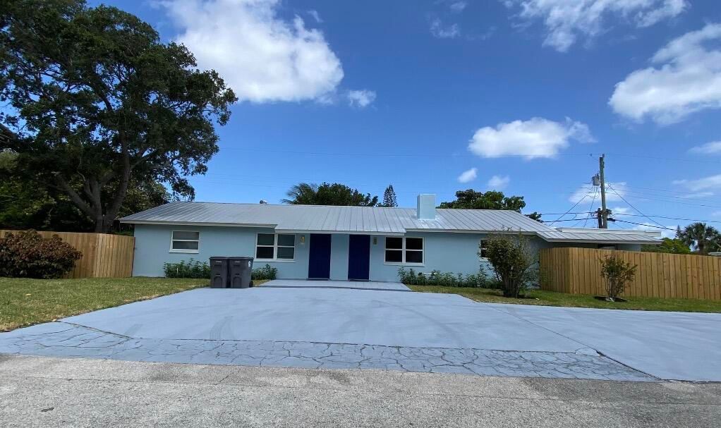 1867 Windsor Drive, North Palm Beach, FL 33408 photo 3