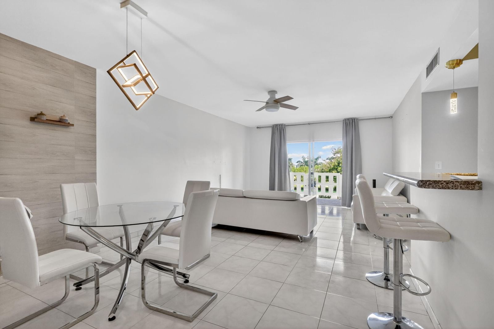 4330 Hillcrest Drive #302, Hollywood, FL 33021 photo 2