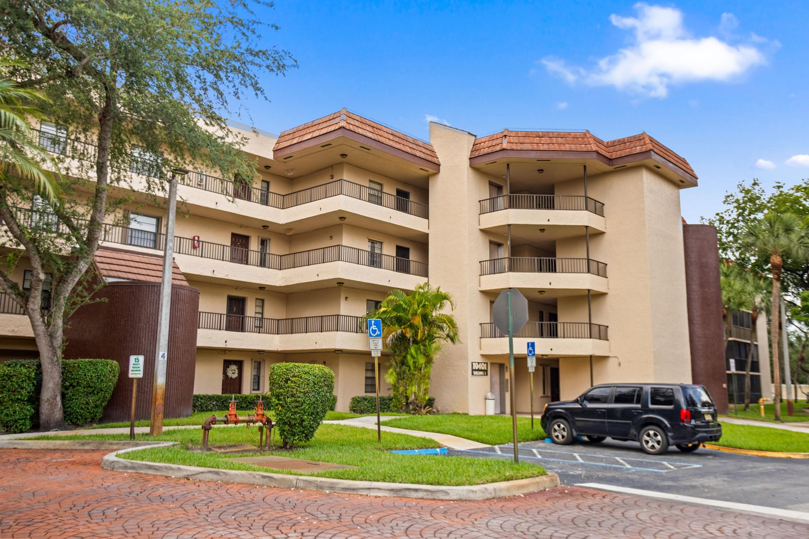 10401 W Broward Boulevard #209, Plantation, FL 33324 photo 2