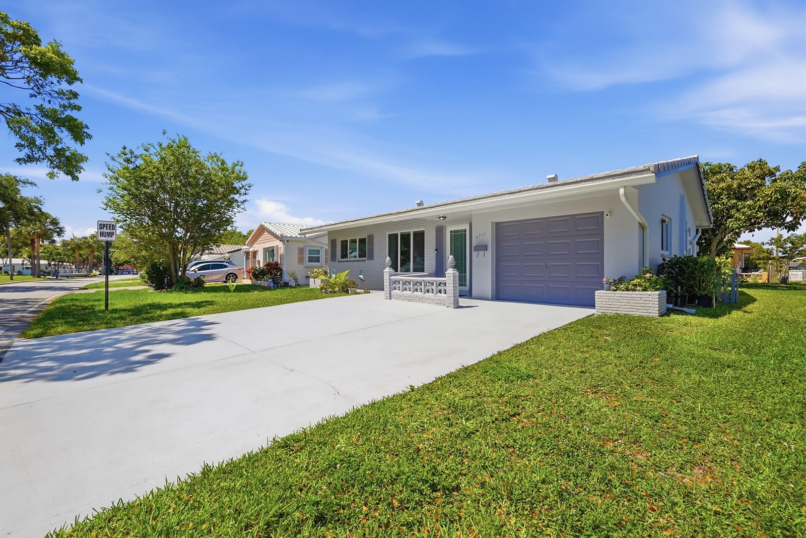 5711 NW 84th Terrace, Tamarac, FL 33321 photo 2