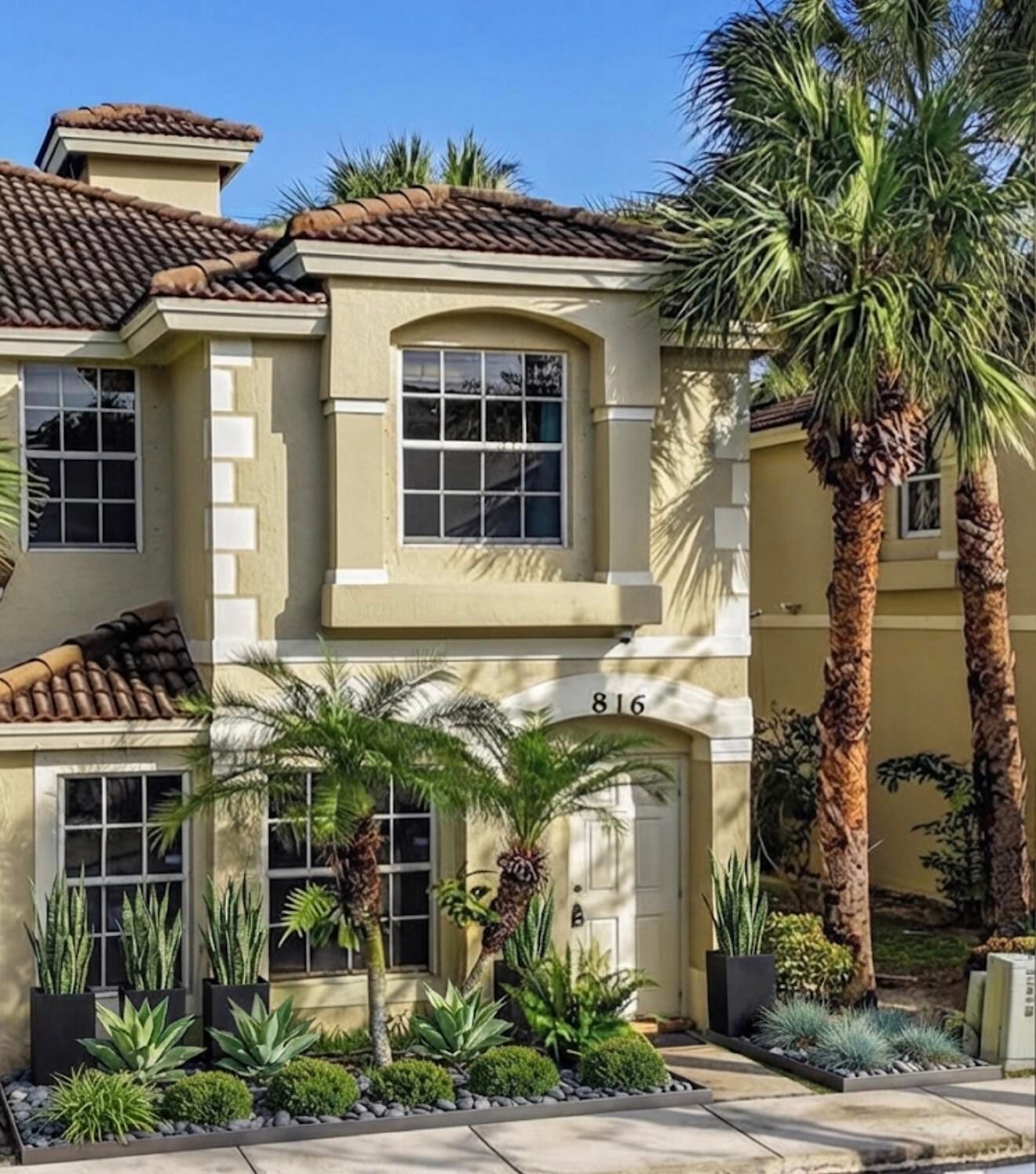 816 Summit Lake Drive, West Palm Beach, FL 33406 photo 2
