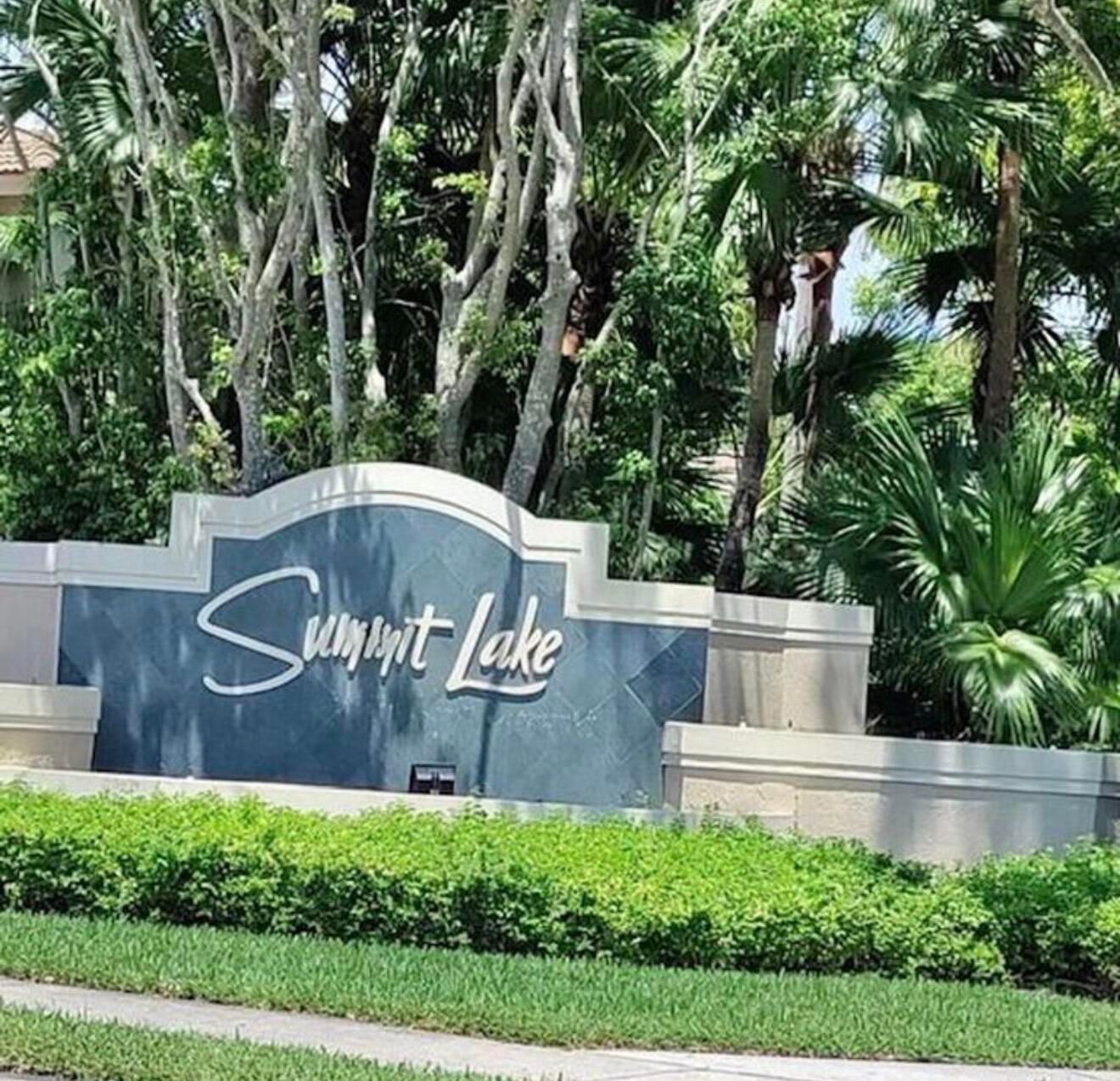 816 Summit Lake Drive, West Palm Beach, FL 33406 photo 3