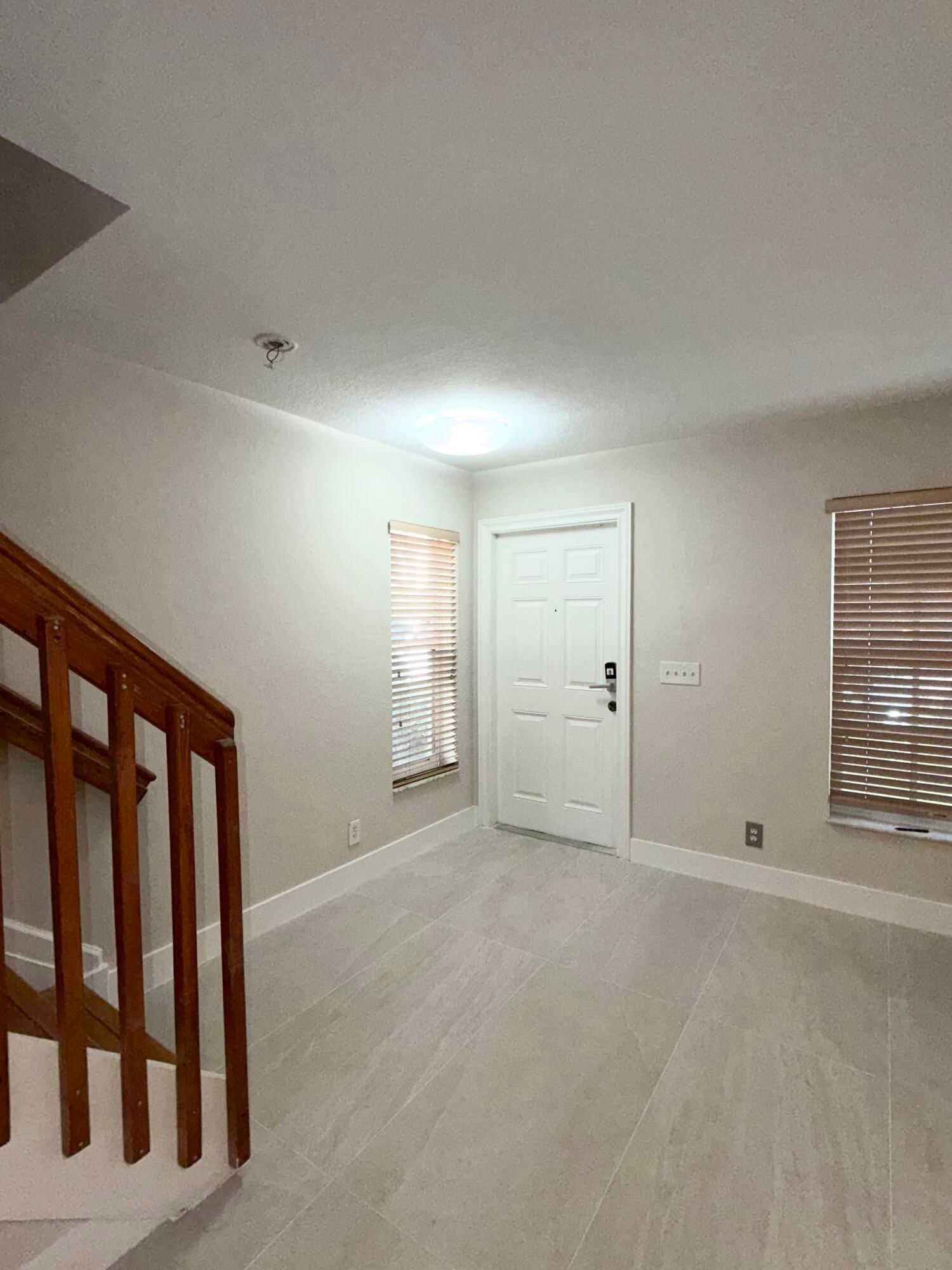 816 Summit Lake Drive, West Palm Beach, FL 33406 photo 4