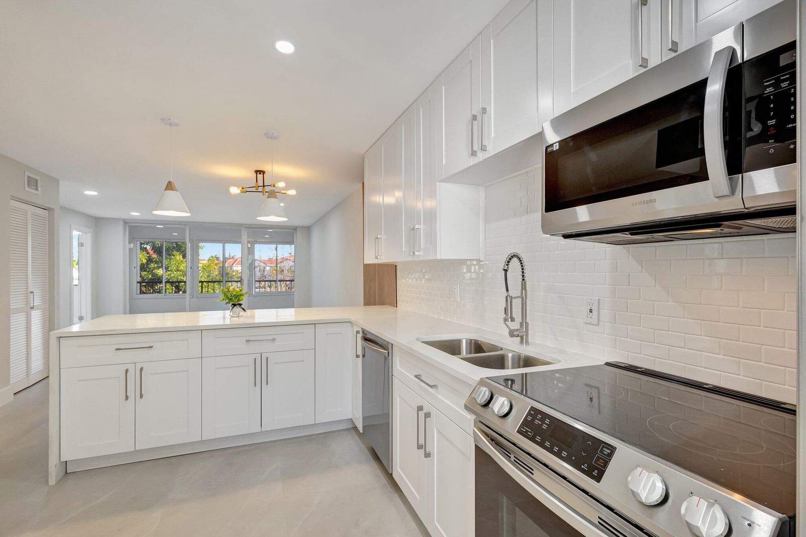 4090 Tivoli Court #208, Lake Worth, FL 33467 photo 4