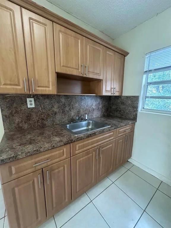 633 NW 15th Terrace, Fort Lauderdale, FL 33311 photo 3