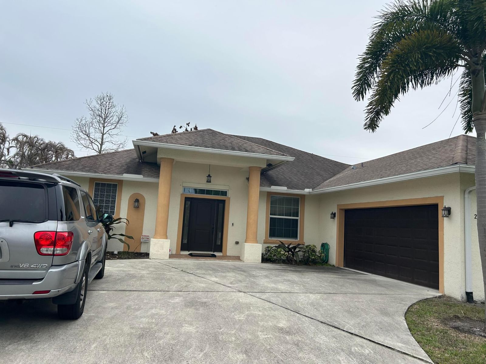 2749 SE Eagle Drive, Port St Lucie, FL photo 2
