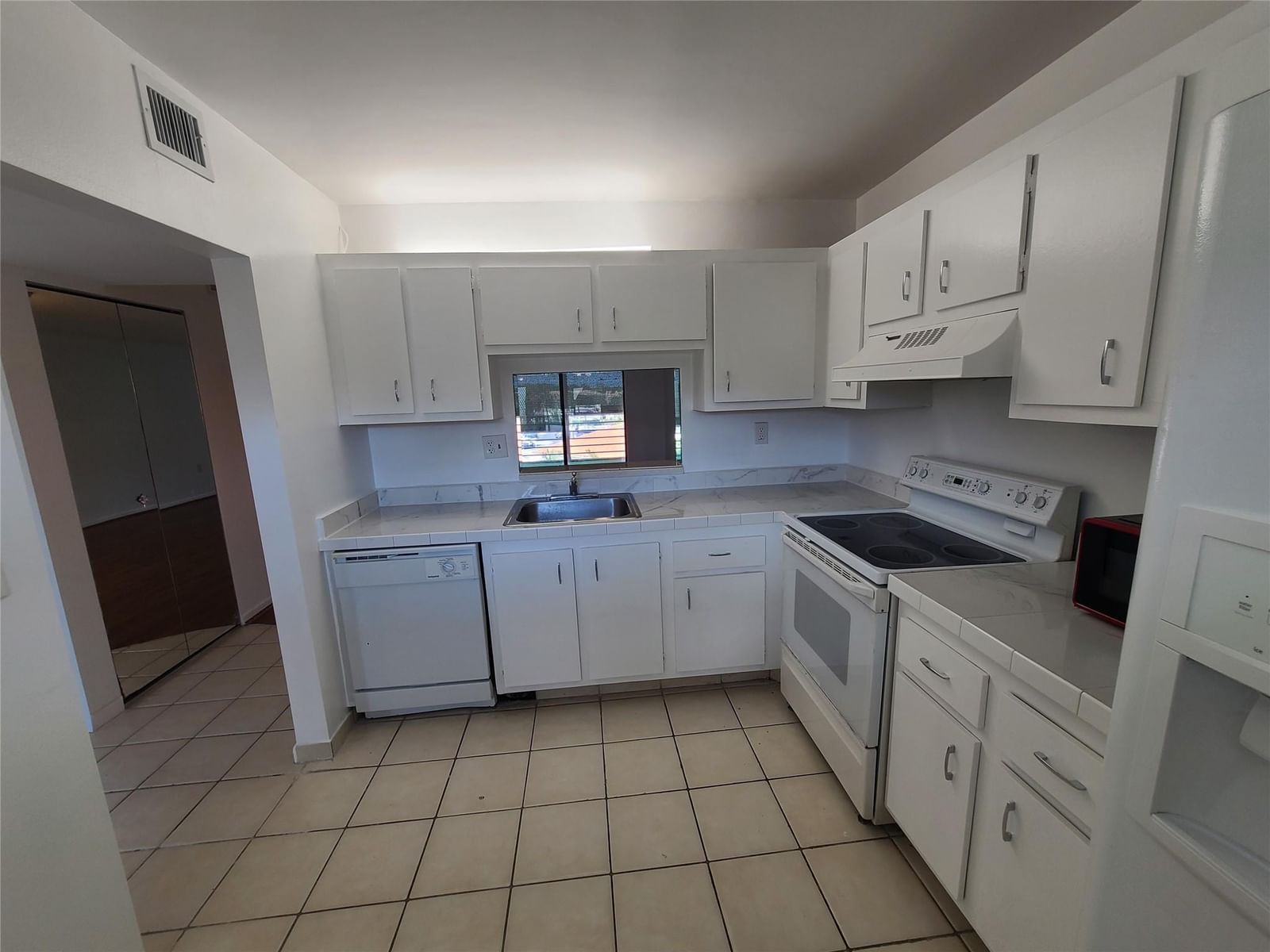 1810 SW 81st Avenue #2400, North Lauderdale, FL 33068 photo 4