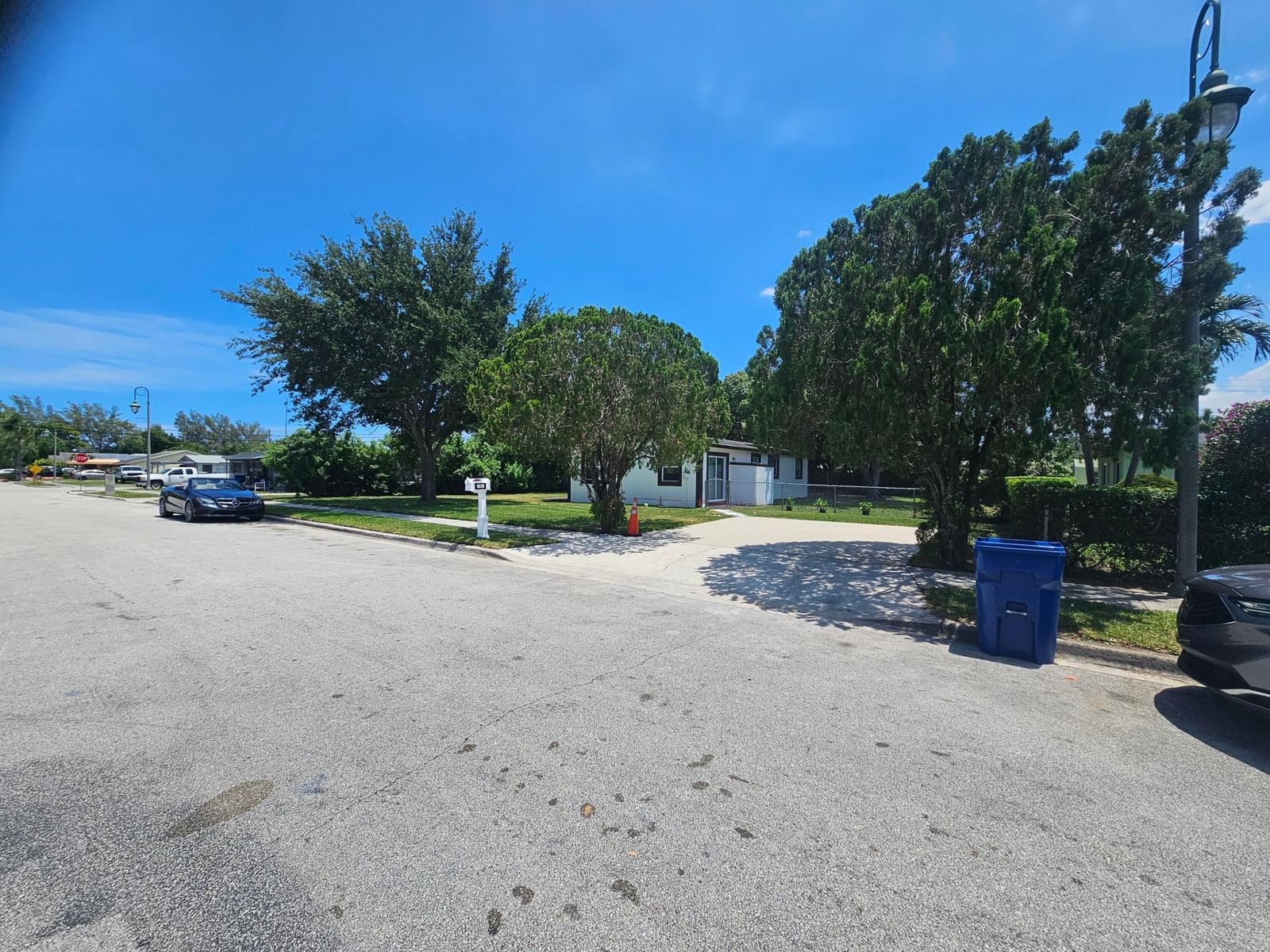 1605 W 10th Street, Riviera Beach, FL 33404 photo 4