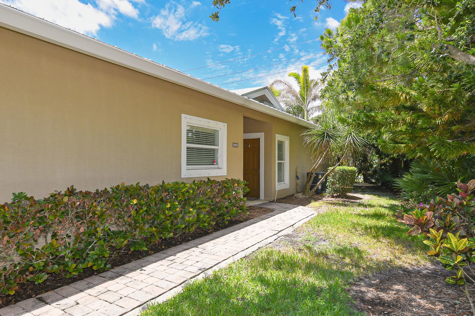 649 NE Bent Paddle Lane, Port St Lucie, FL 34983 photo 5