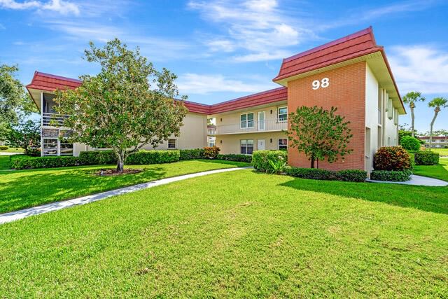 98 Spring Lake Drive, Vero Beach, FL 32962 photo 2
