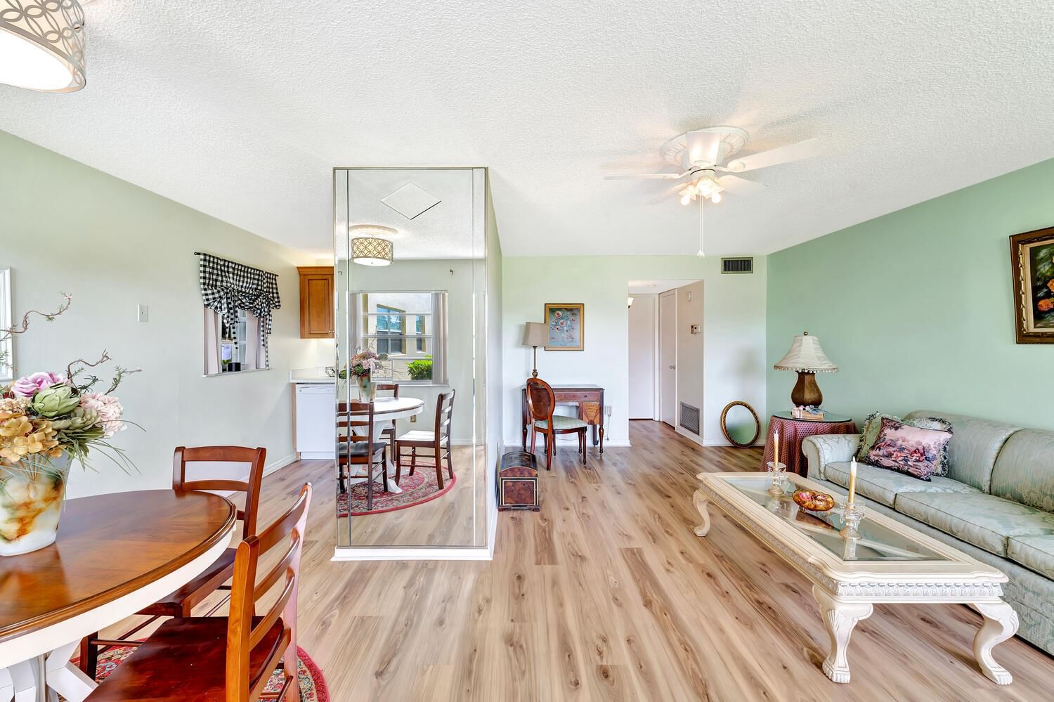 98 Spring Lake Drive, Vero Beach, FL 32962 photo 5