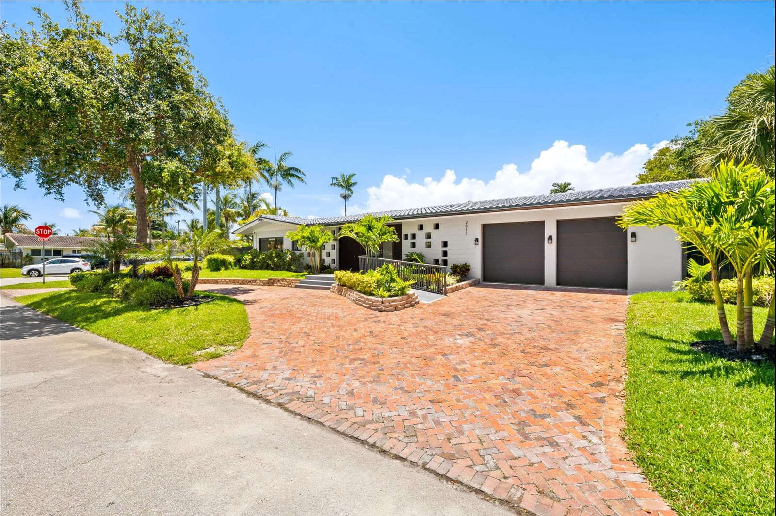 2811 NE 53rd Court, Lighthouse Point, FL 33064 photo 2