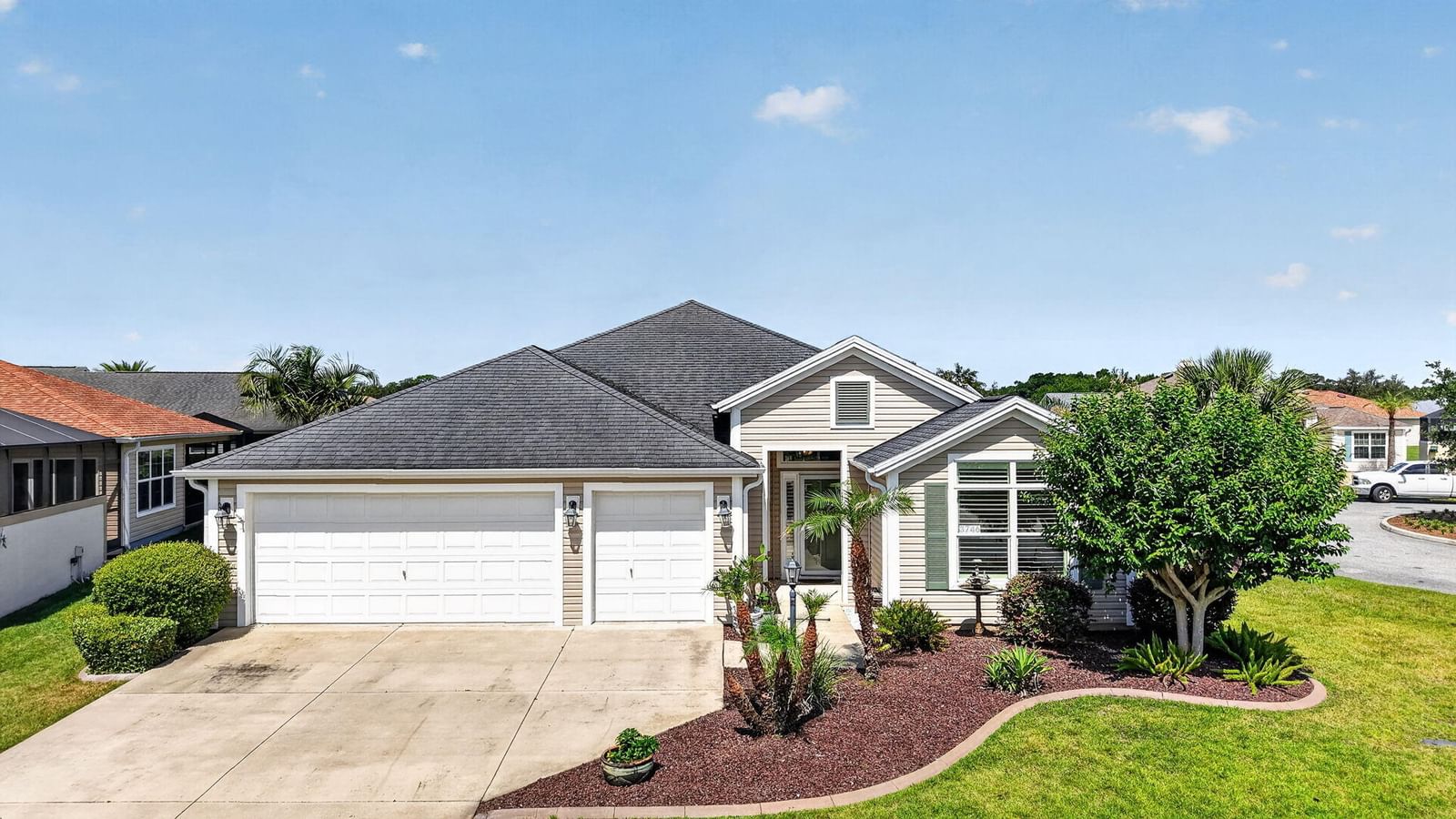 3746 New Moon Avenue, The Villages, FL 32163 photo 2