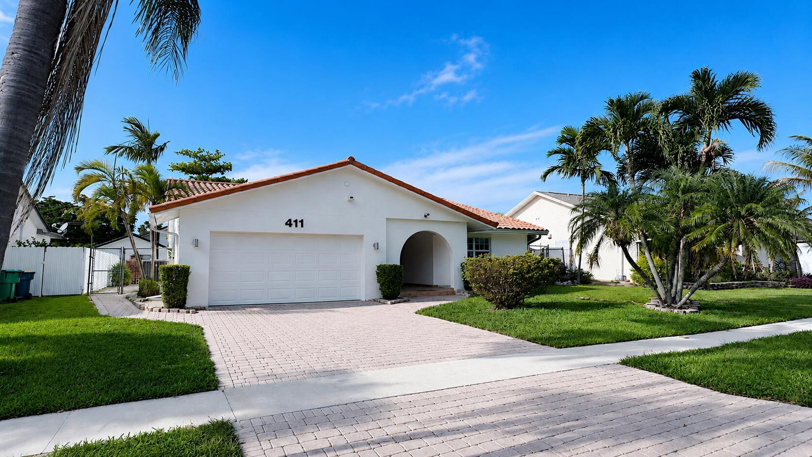411 SE 4th Street, Dania Beach, FL 33004 photo 2