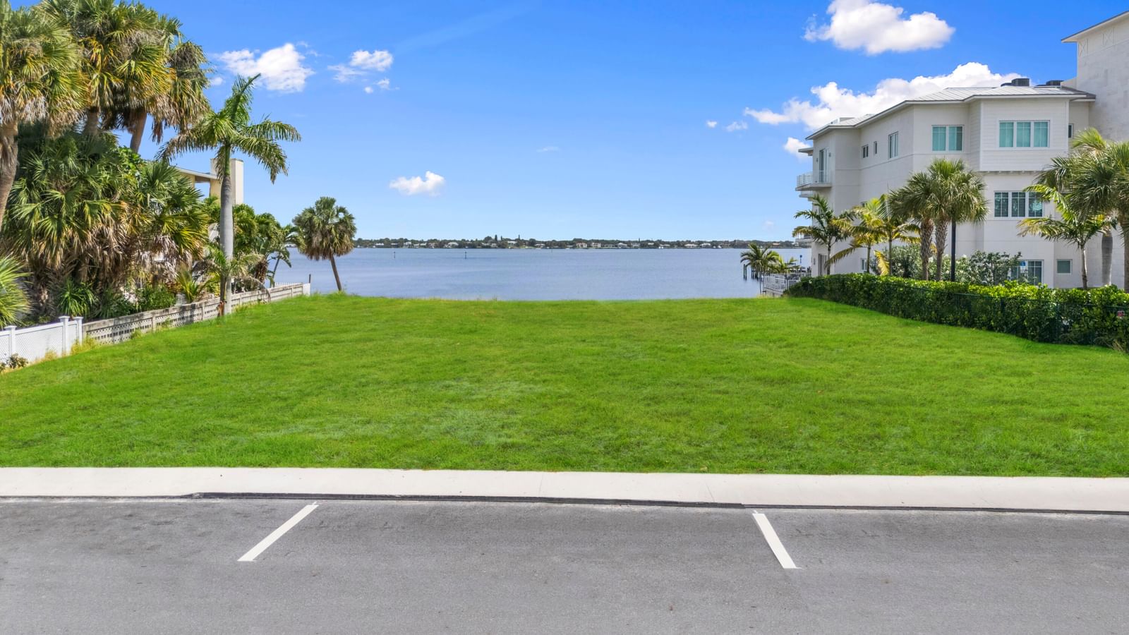 39 SE Seminole Street, Stuart, FL 34994 photo 4