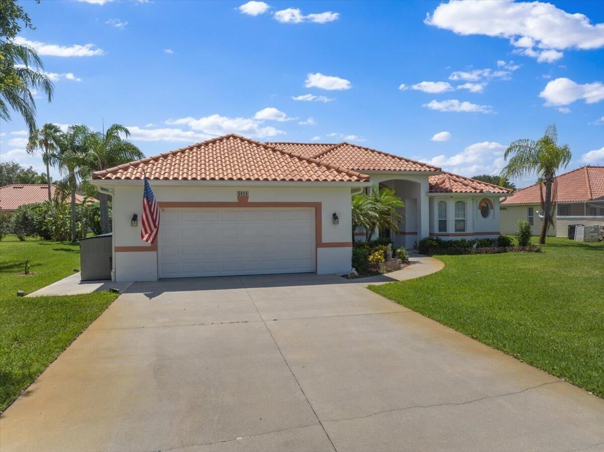 5828 Pine Ridge Circle, Vero Beach, FL 32967 photo 2