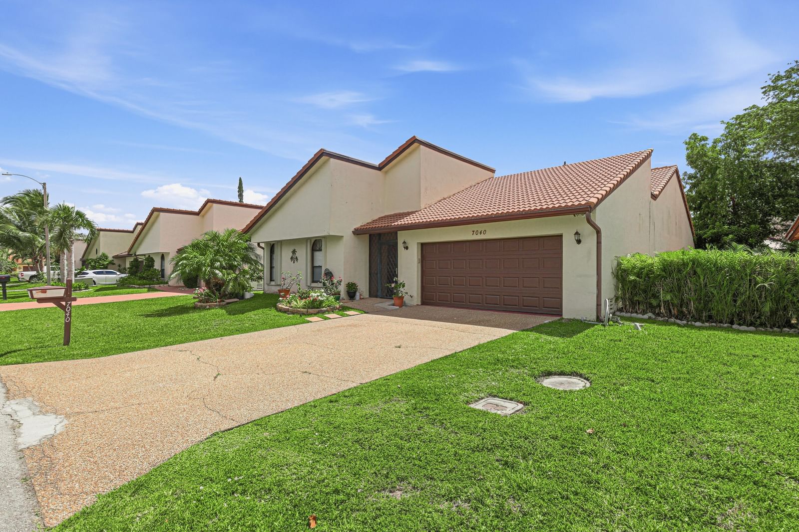 7040 Golf Pointe Circle, Tamarac, FL 33321 photo 4
