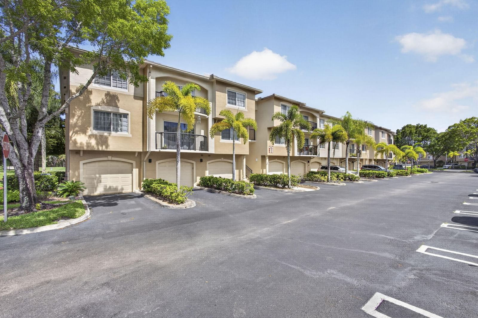 800 S Crestwood Ct Court S #809, Royal Palm Beach, FL 33411 photo 2